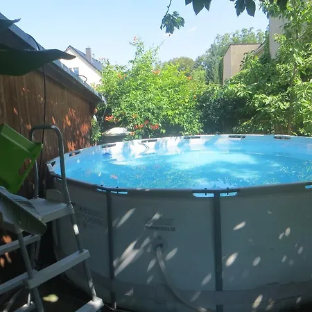 Gartenhaus Klotzsche شقة *