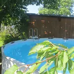 克罗兹施花园公寓